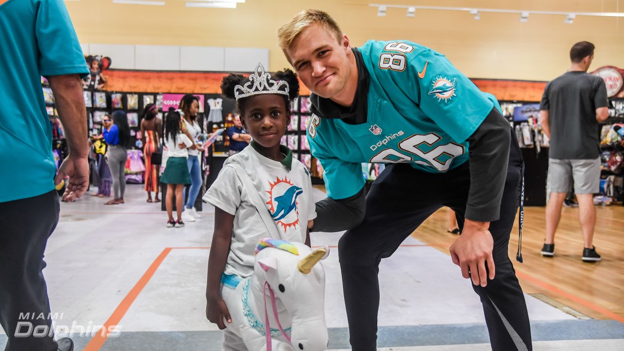 Dolphins Take Elementary School Students to Halloween Shop With A Fin  Presented by Dade County Federal Credit Union