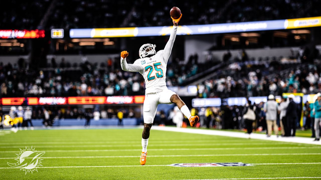 Week 14 NFL: Previewing the Miami Dolphins at Los Angeles Chargers matchup  - VSiN Exclusive News - News