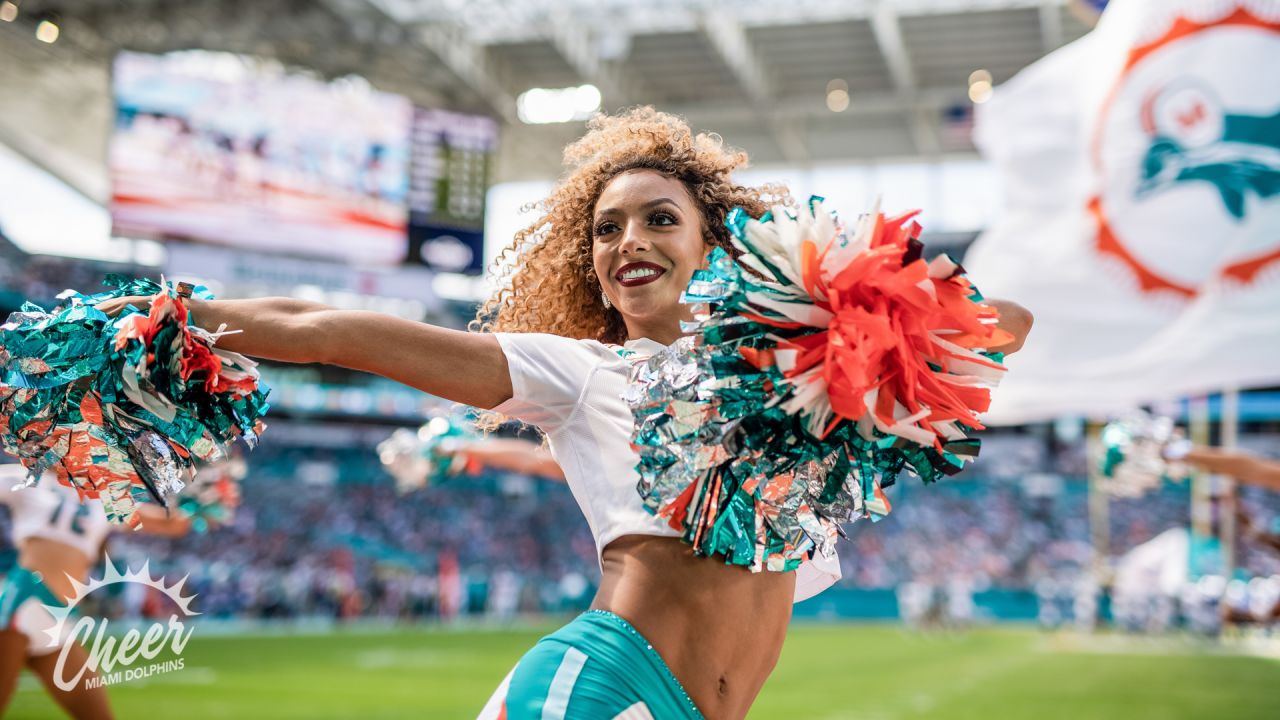 Miami Dolphins cheerleaders perform prior to the game against the  Indianapolis Colts at Landshark stadium in Miami on September 21, 2009. The  Colts defeated the Dolphins 27-23. UPI/Michael Bush Stock Photo - Alamy