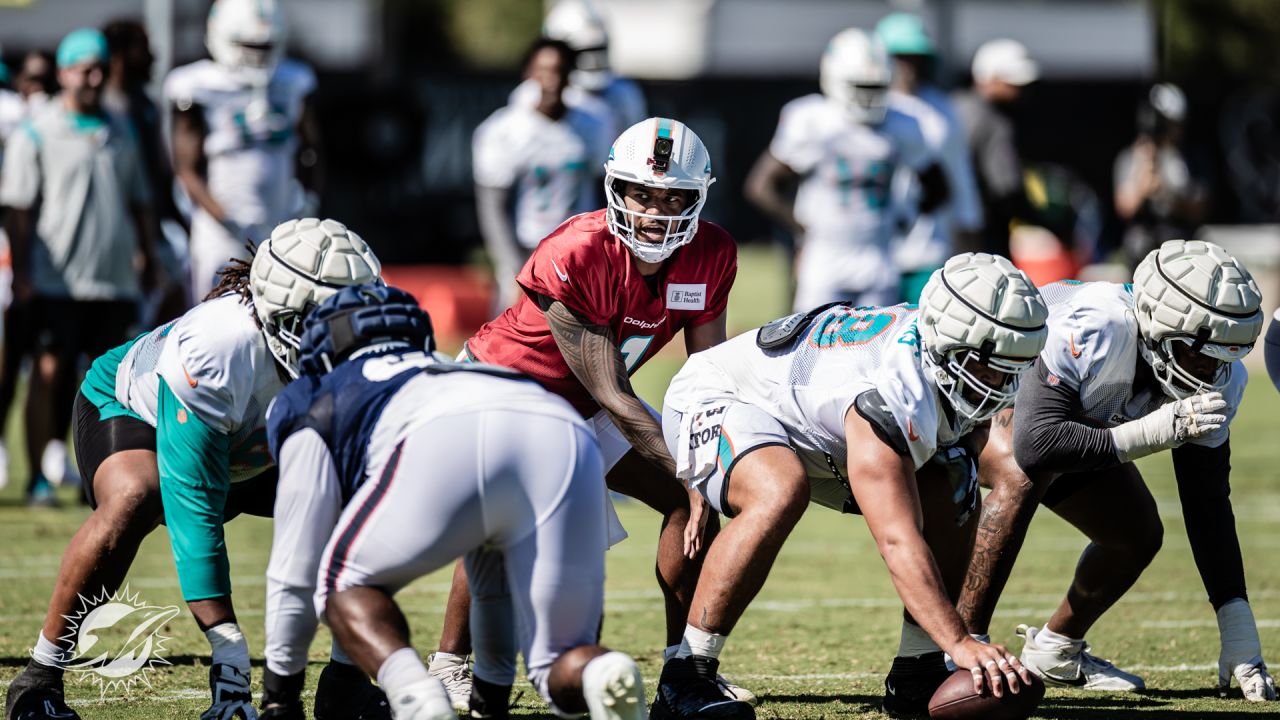 Tua Tagovailoa, Dolphins cruise past Texans 