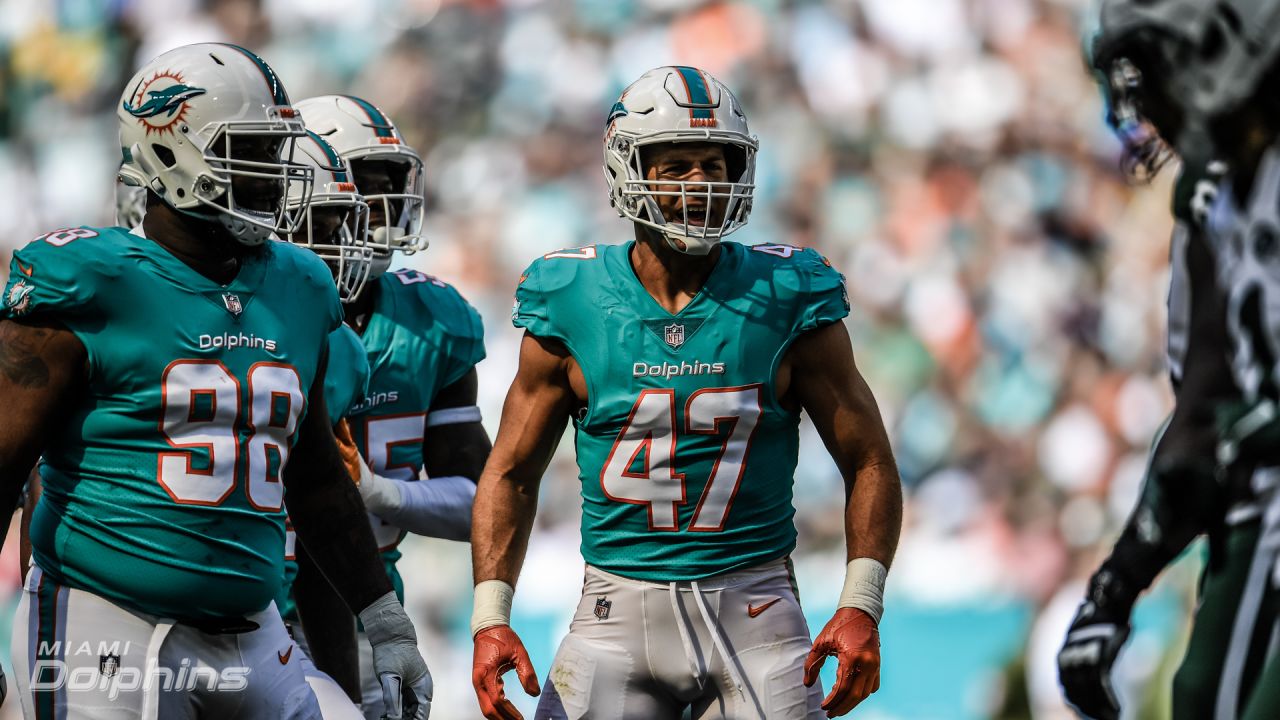 In pictures: NFL fans flock to Wembley Park to see Miami Dolphins v New  York Jets - MyLondon