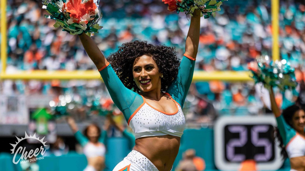 PHOTOS: NFL Cheerleaders Sept. 25