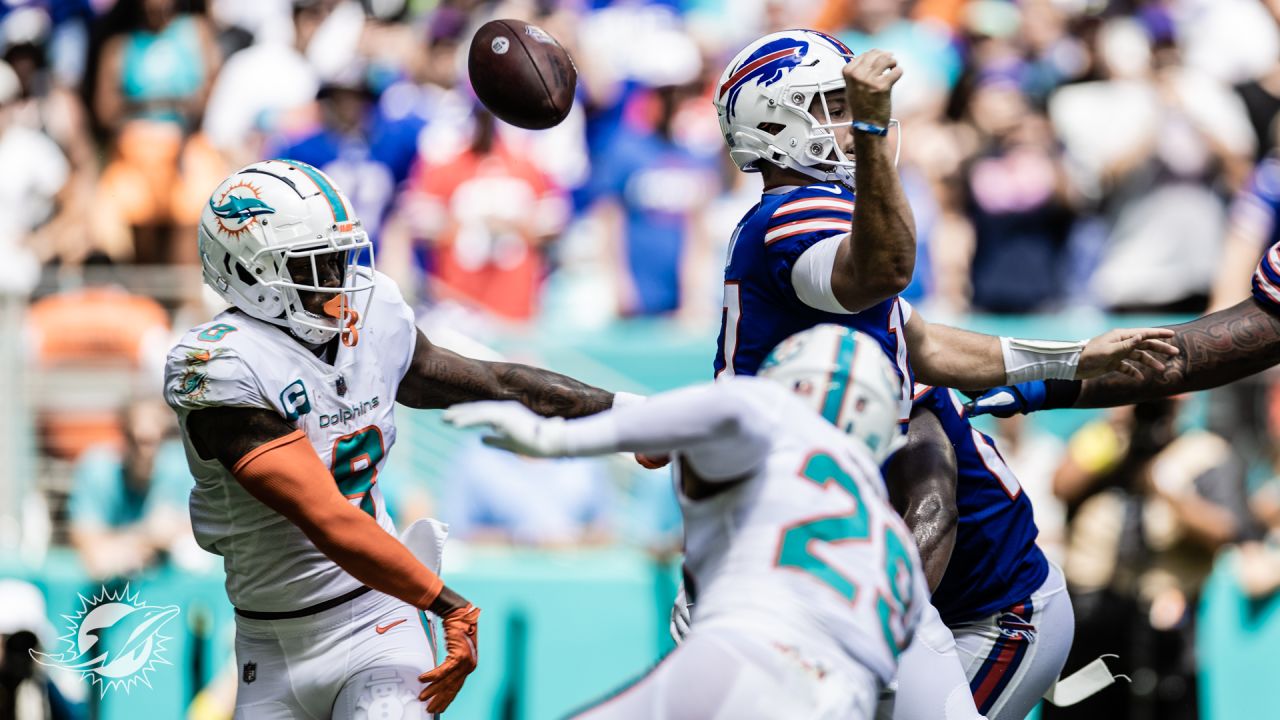 Buffalo Bills vs. Miami Dolphins. NFL Game. American Football League match.  Silhouette of professional player celebrate touch down. Screen in backgrou  Stock Photo - Alamy