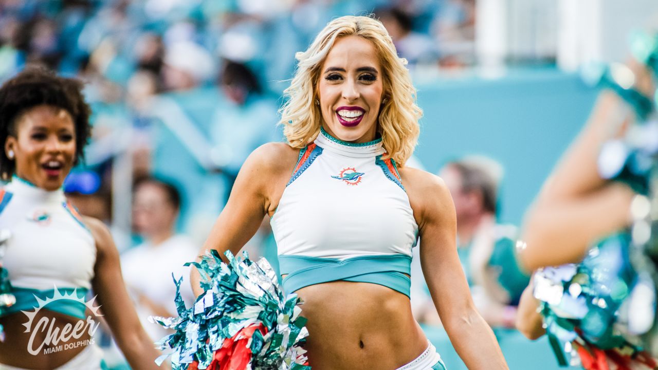 PHOTOS: Dolphins Cheer  Texans vs. Dolphins - Week 9