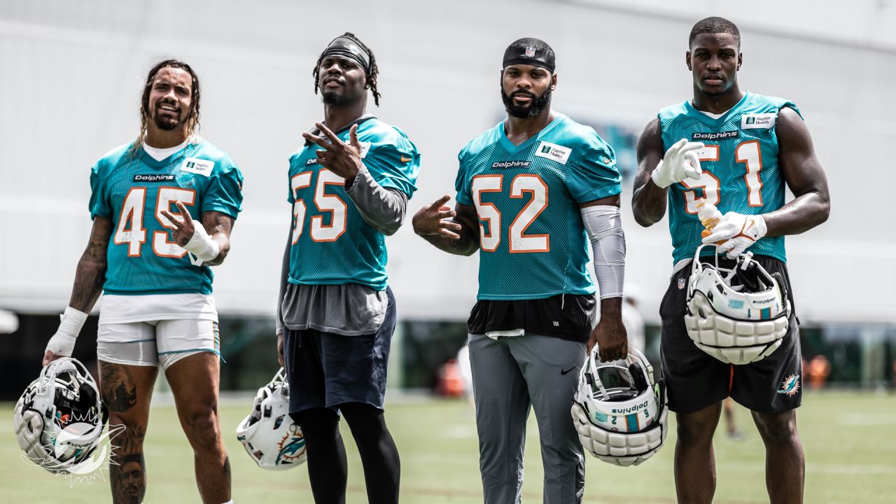 Miami Dolphins cornerback Noah Igbinoghene (9) walks out the field to warm  up before the start of a NFL preseason football game against the  Philadelphia Eagles, Saturday, Aug. 27, 2022, in Miami