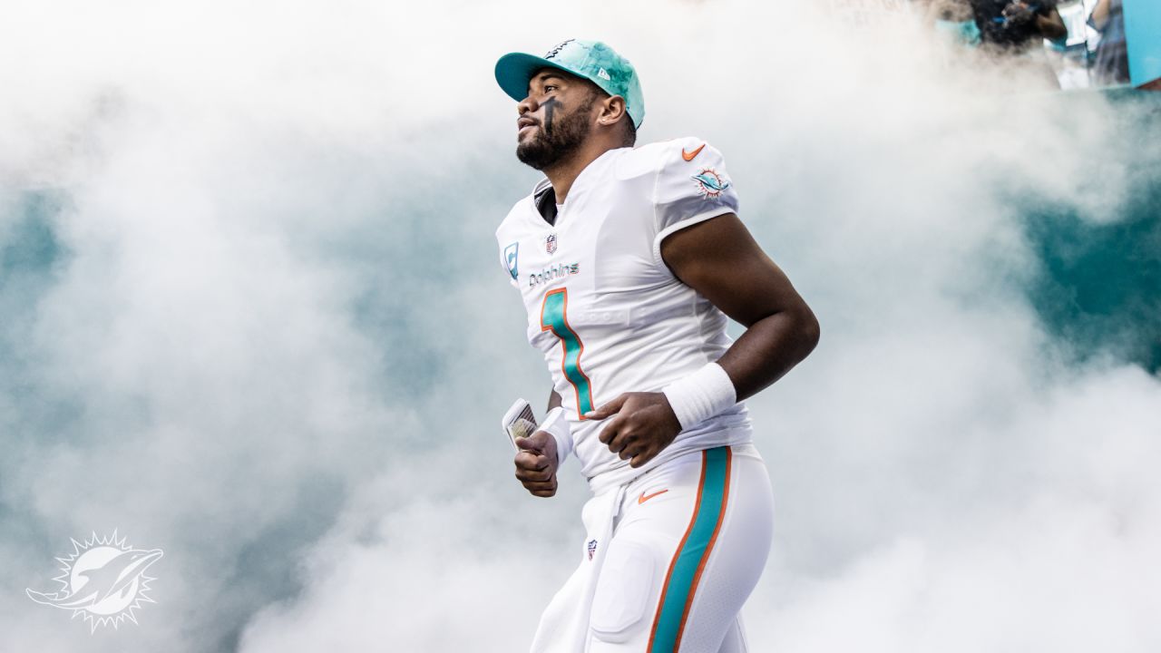 Buffalo Bills vs. Miami Dolphins. NFL Game. American Football League match.  Silhouette of professional player celebrate touch down. Screen in backgrou  Stock Photo - Alamy