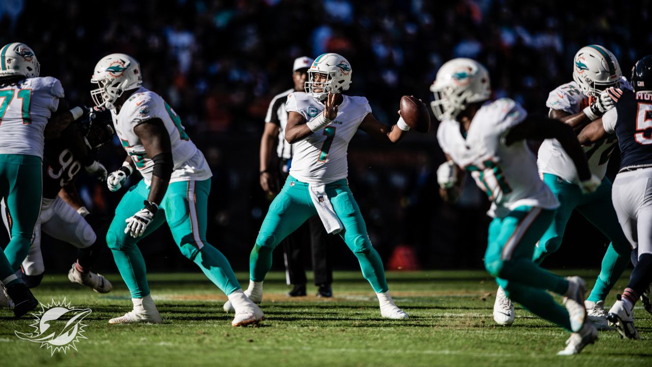 Photo gallery: Dolphins at Bears, Sunday, November 6, 2022