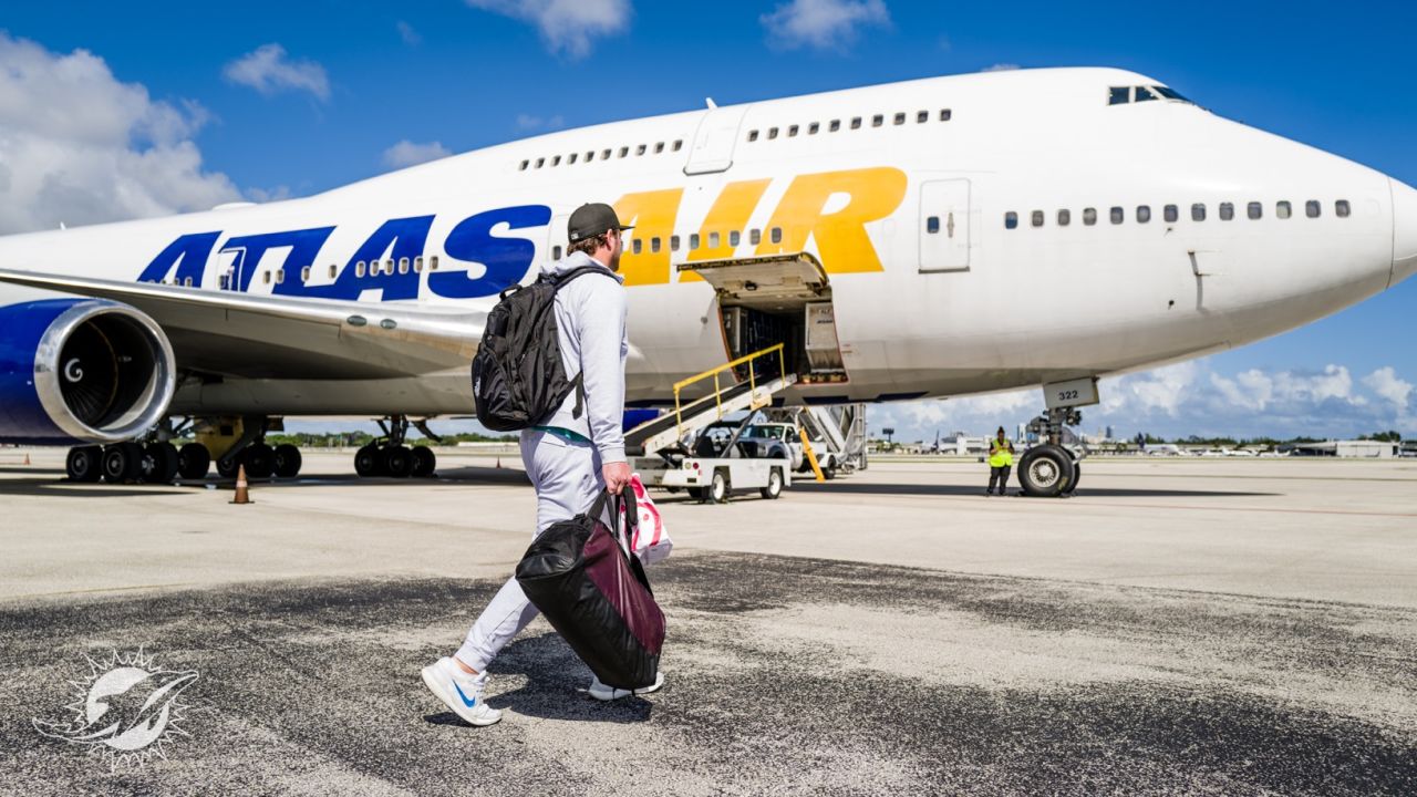 See How The Miami Dolphins Travel In Style On Atlas Air's Boeing 747 Jumbo  Jet