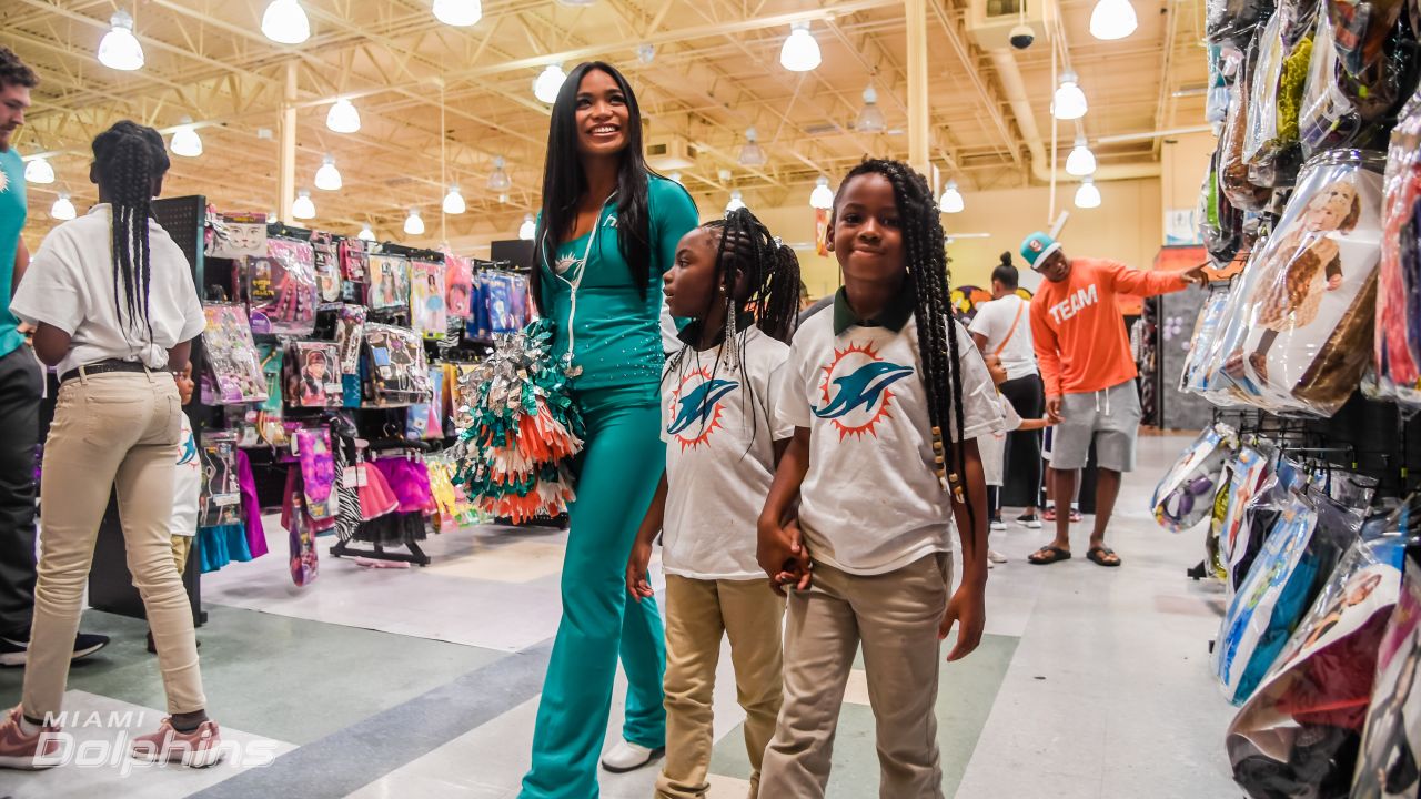 Dolphins Take Elementary School Students to Halloween Shop With A Fin  Presented by Dade County Federal Credit Union