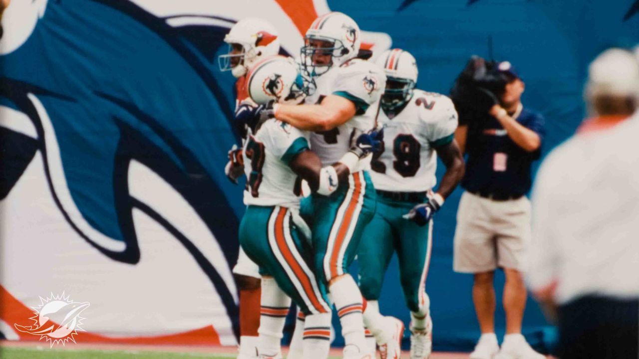 Miami Dolphins Great Zach Thomas Now a Hall of Famer - Sports Illustrated  Miami Dolphins News, Analysis and More