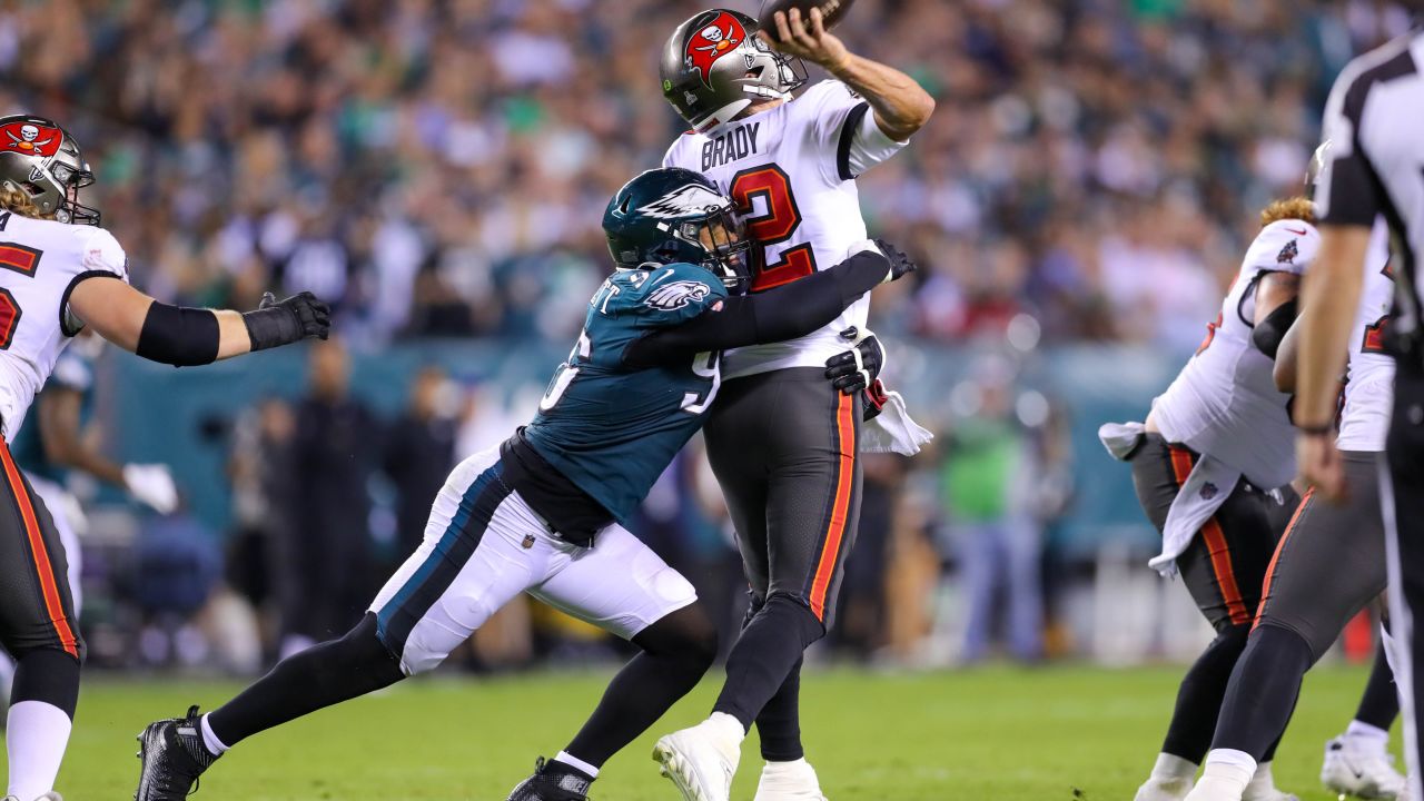 Tampa Bay Buccaneers hold off Philadelphia Eagles late charge to win 28-22  on Thursday Night Football 