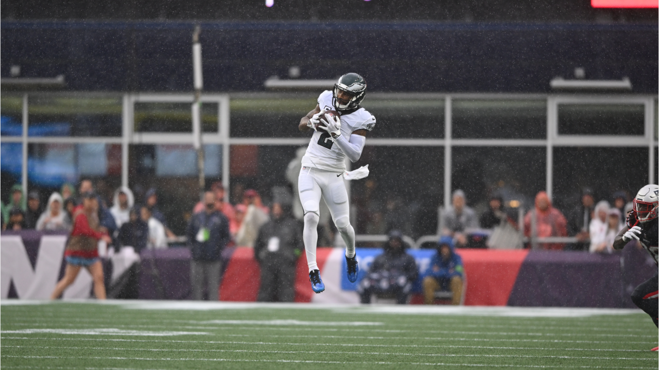 Philadelphia Eagles' Josiah Scott (33) runs during the first half of an NFL  football game against the Philadelphia Eagles, Sunday, Nov. 27, 2022, in  Philadelphia. (AP Photo/Matt Slocum Stock Photo - Alamy