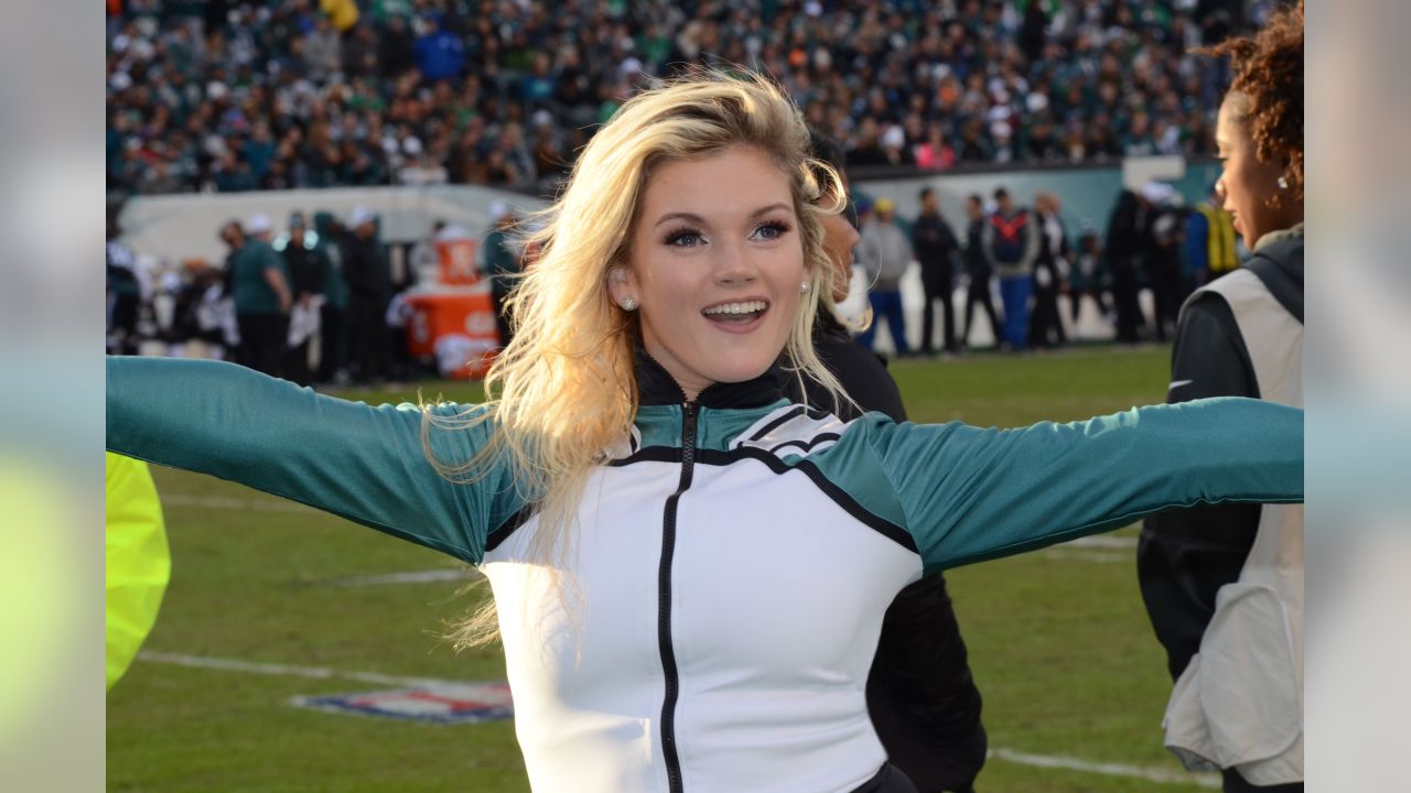 Eagles Cheerleaders on Gameday: New York Giants