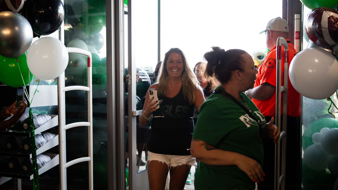 Fans get their hands on Kelly Green merchandise