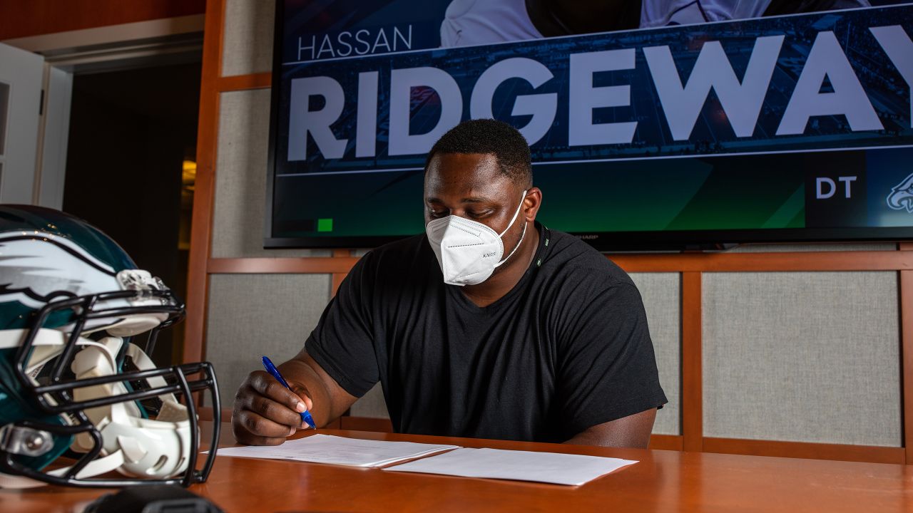 Eagles agree to terms with DT Hassan Ridgeway