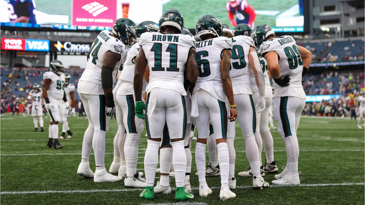 Philadelphia Eagles' Josiah Scott (33) runs during the first half of an NFL  football game against the Philadelphia Eagles, Sunday, Nov. 27, 2022, in  Philadelphia. (AP Photo/Matt Slocum Stock Photo - Alamy