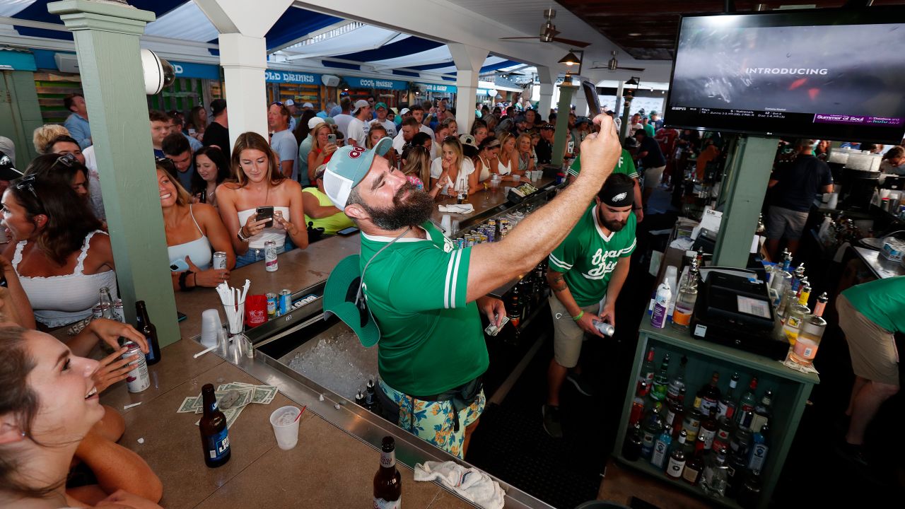 Jason Kelce's celebrity bartending event raises more than $375,000 for  Eagles Autism Foundation