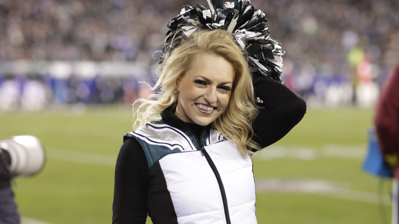 Eagles Cheerleaders on Gameday: New York Giants