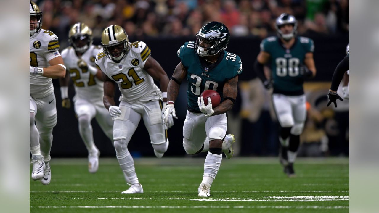 Eagles Dominated By Saints, 48-7