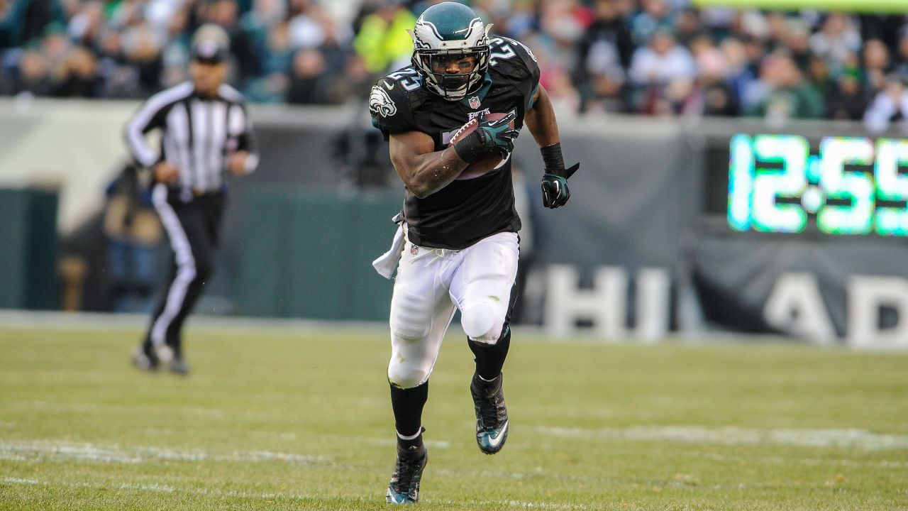 LeSean McCoy to retire from NFL after signing one-day contract with Eagles