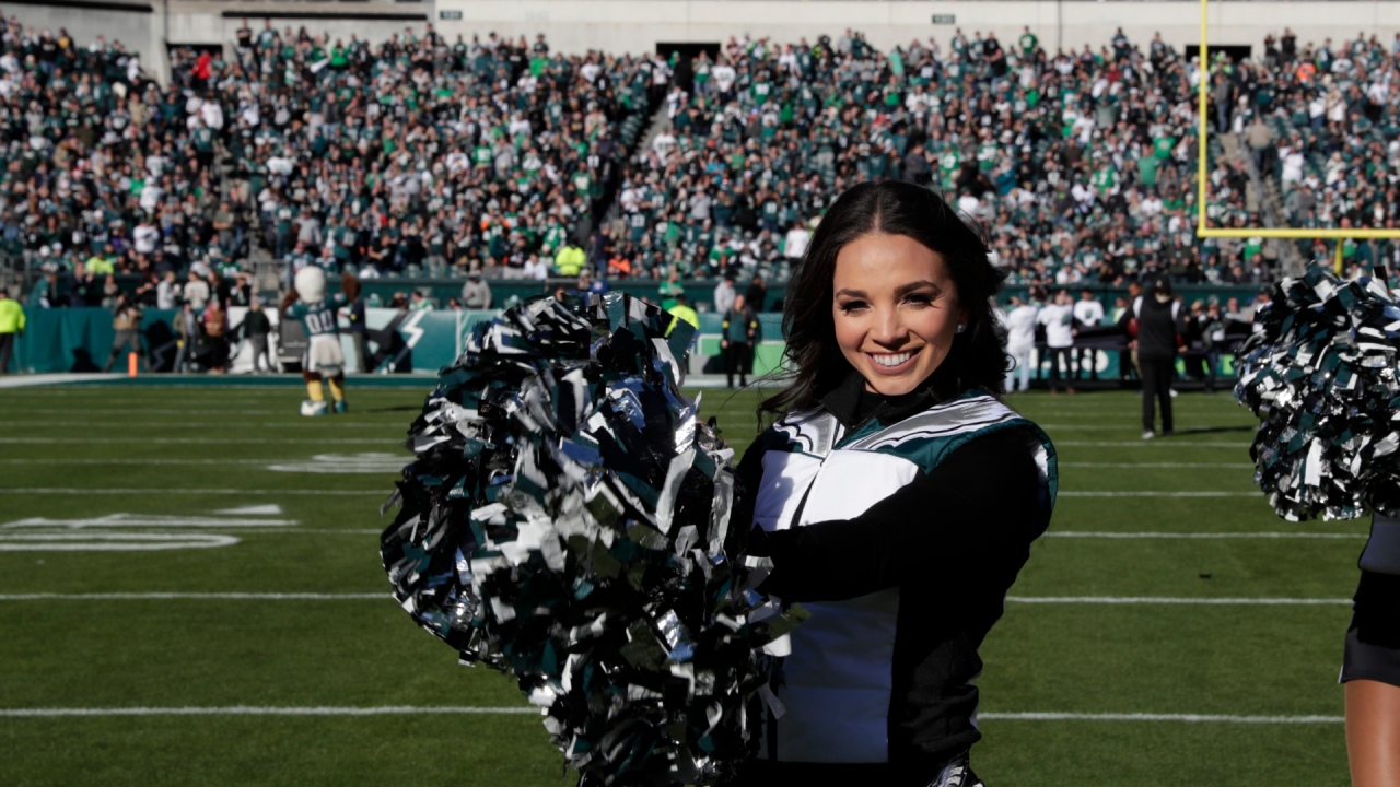 Eagles Cheerleaders on Gameday: New Orleans Saints