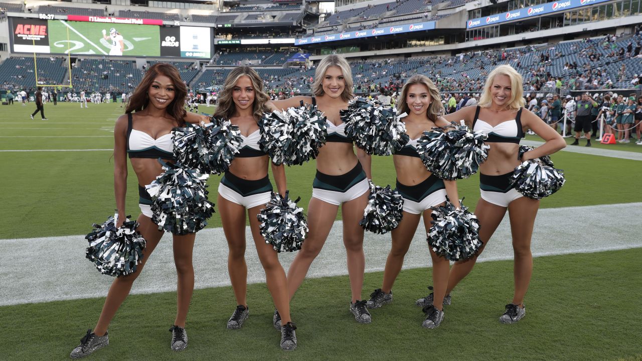 PICTURES: Eagles cheerleaders at the Browns game – The Morning Call