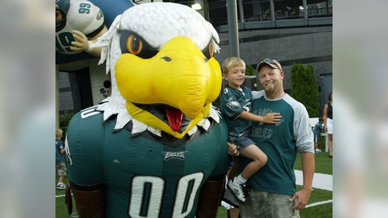 usa-062620-eagles-swoop-mascot-rankings-nfl