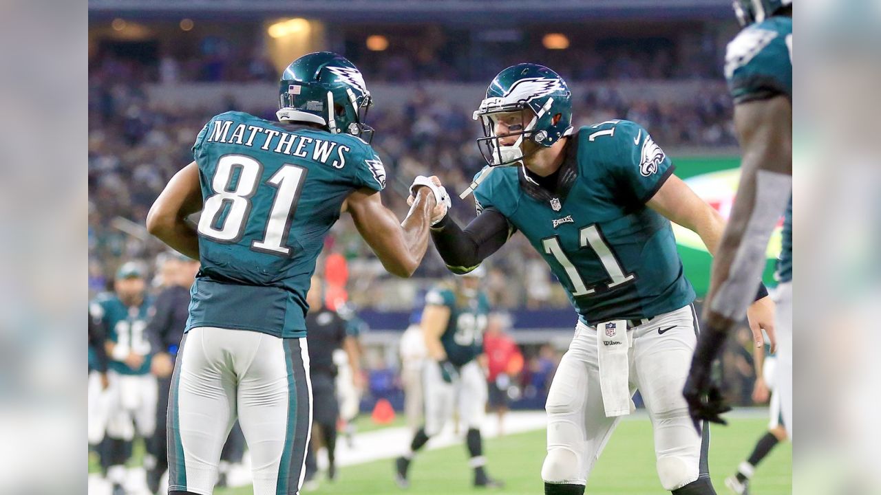 Swift's running bails out Hurts, Eagles