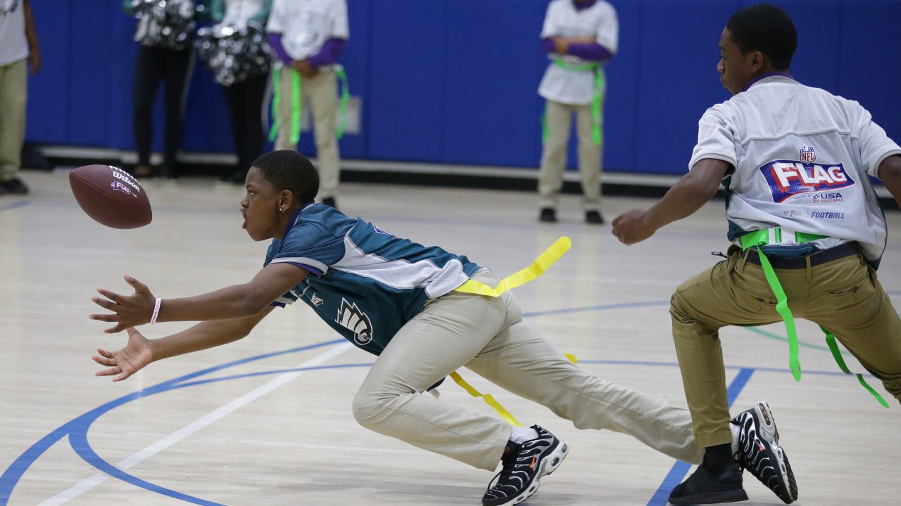 Former Eagles QB Ron Jaworski helps unveil KIPP Cooper Norcross Academy's  new turf field