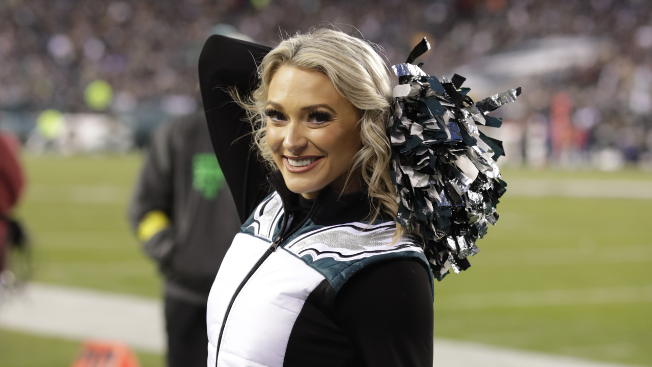 Eagles Cheerleaders on Gameday: New York Giants