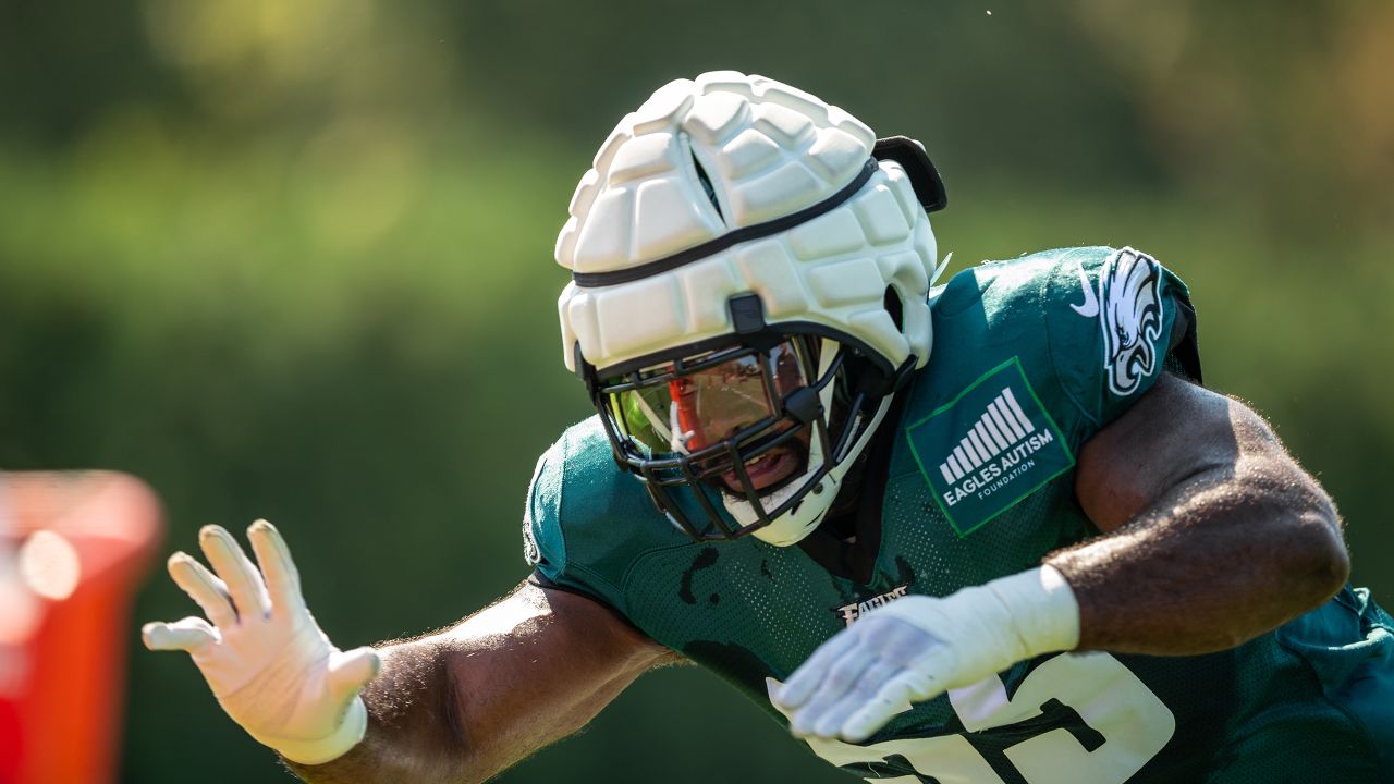 Eagles practice observations: Sean Desai's defense taking time