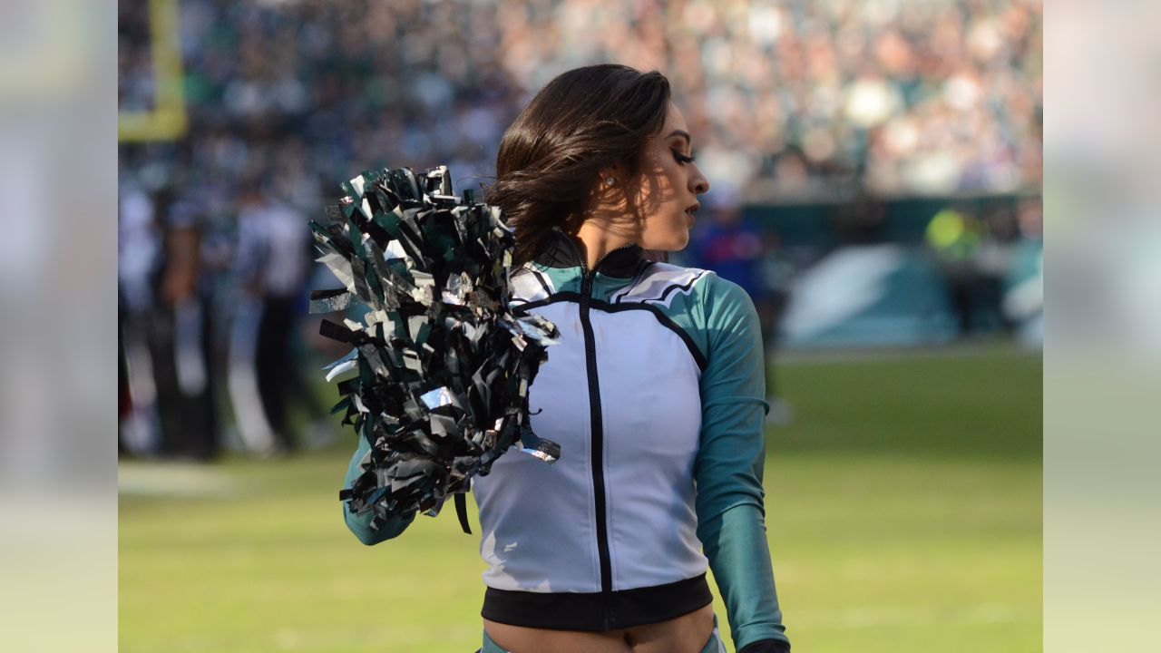 Eagles Cheerleaders on Gameday: New York Giants