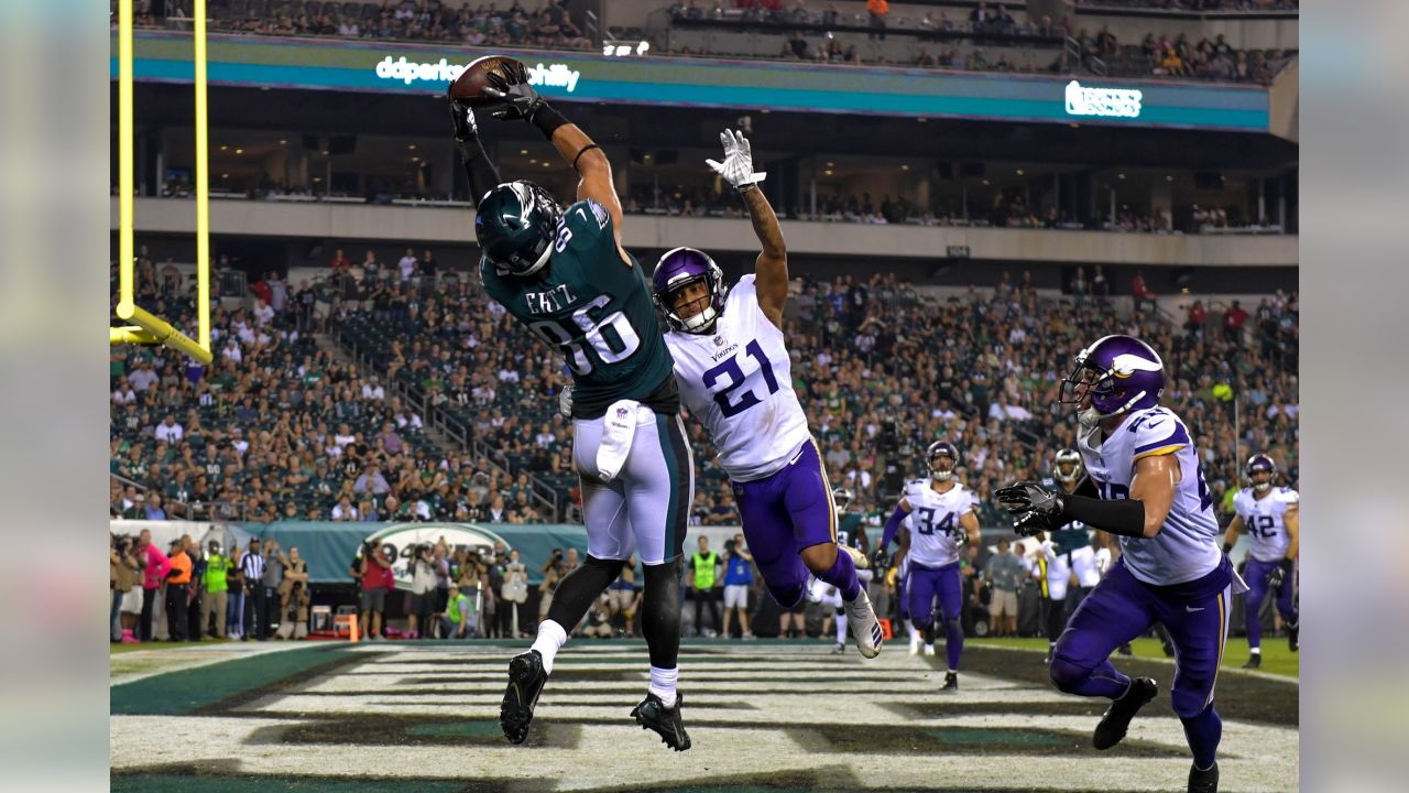 Eagles sluggish, Vikings fumble as Philly hangs on to win - ESPN