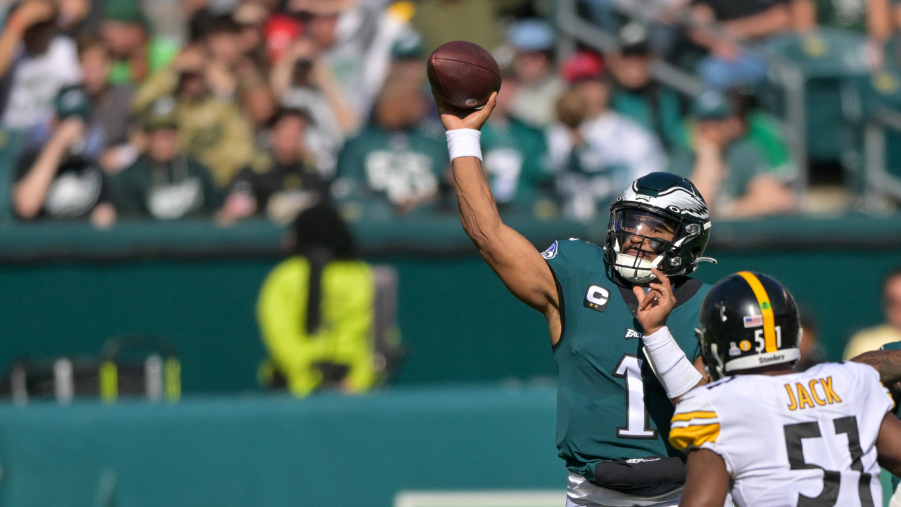 Jalen Hurts, A.J. Brown, Eagles come out flying against Steelers