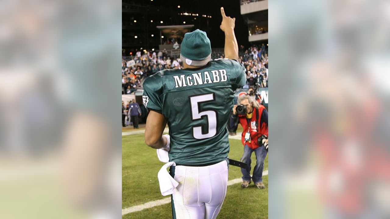 Donovan McNabb #5 retired number.. Love .. Love .. Love you Mcnabb!!!  Nfl  philadelphia eagles, Philadelphia eagles football, Philladelphia eagles