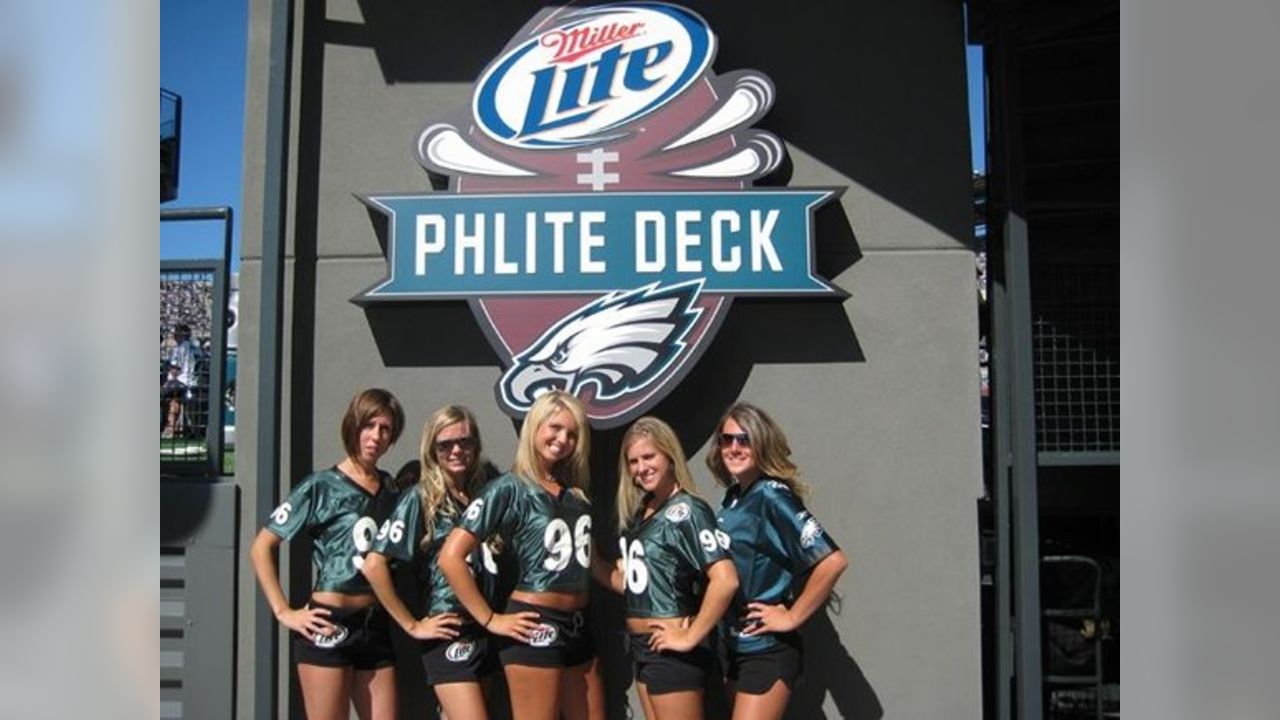 Miller Lite Philadelphia Eagles Sign