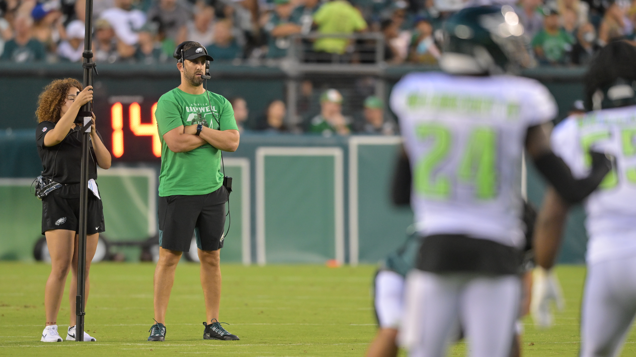 Eagles practice observations: Training camp begins with 72-minute session;  Miles Sanders makes up for lost time - The Athletic