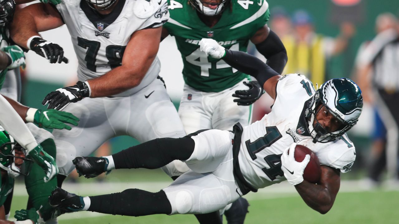 7,618 Jets V Eagles Stock Photos, High-Res Pictures, and Images