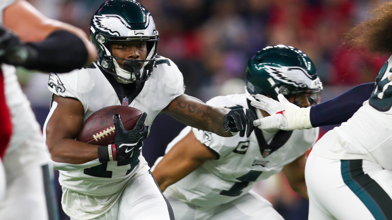 Eagles take the lead vs. Texans on a Kenneth Gainwell TD