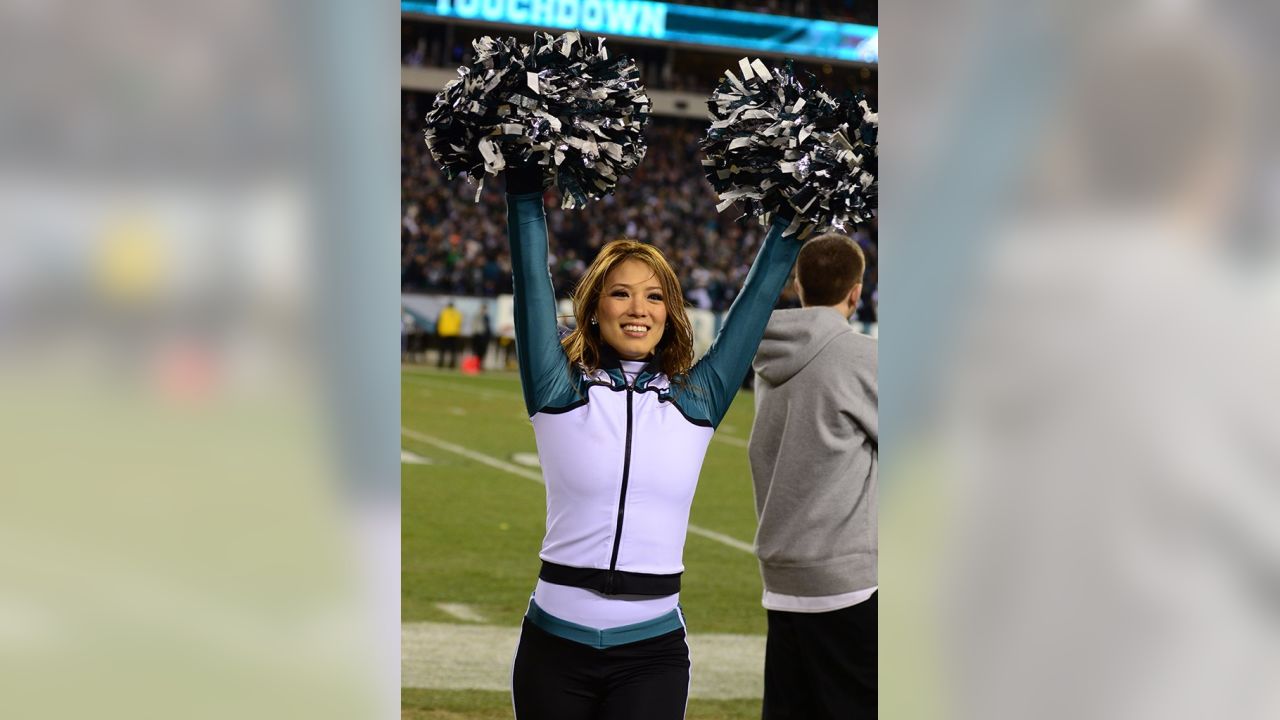 Philadelphia Eagles Archives - Science Cheerleaders