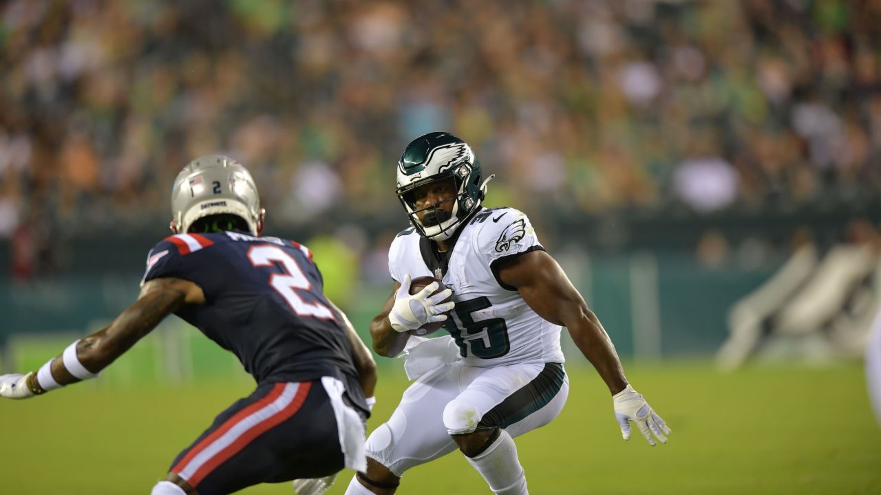 Philadelphia Eagles WATCH: DeVonta Smith Extends Lead vs. New England  Patriots With Quick TD - Sports Illustrated Philadelphia Eagles News,  Analysis and More