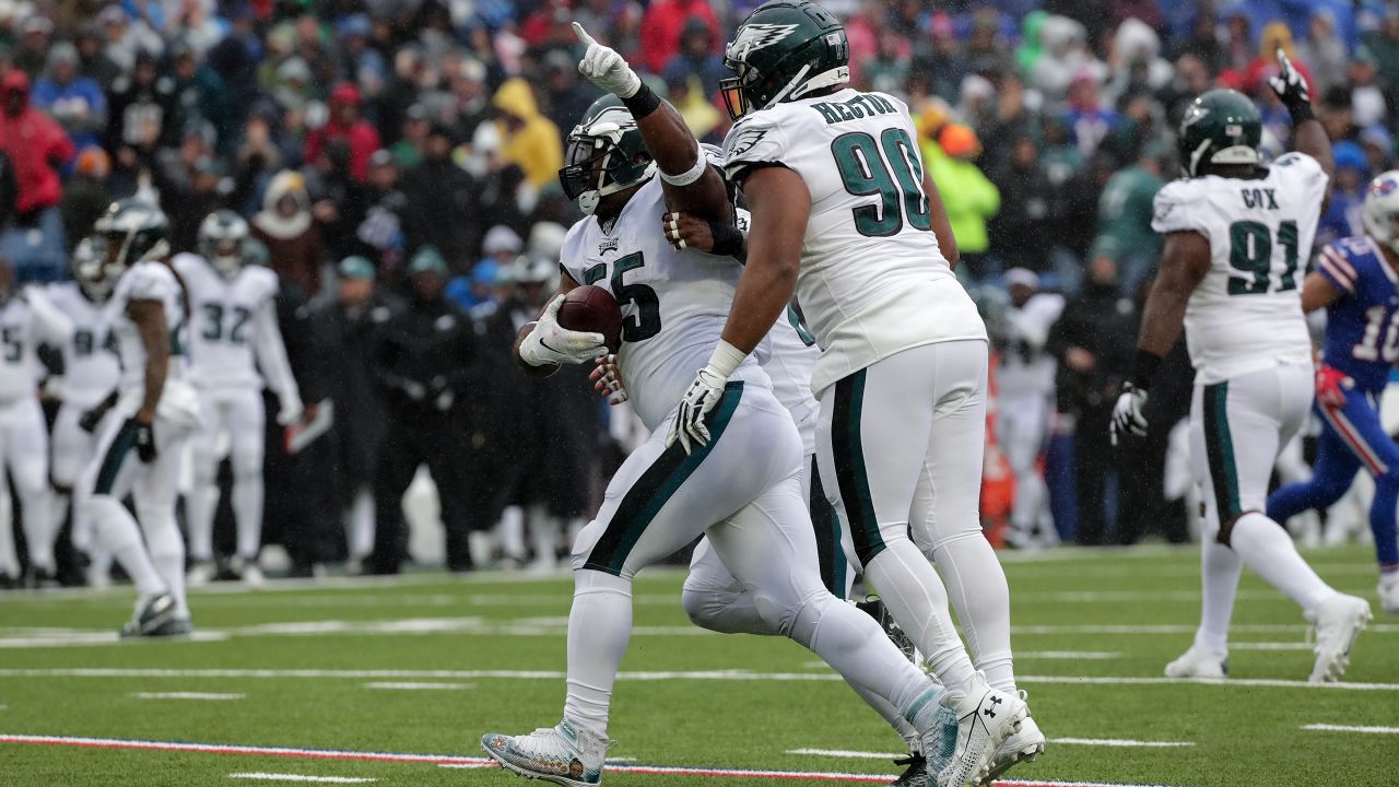 Game Recap: Eagles rout Bills 31-13 to get back to .500