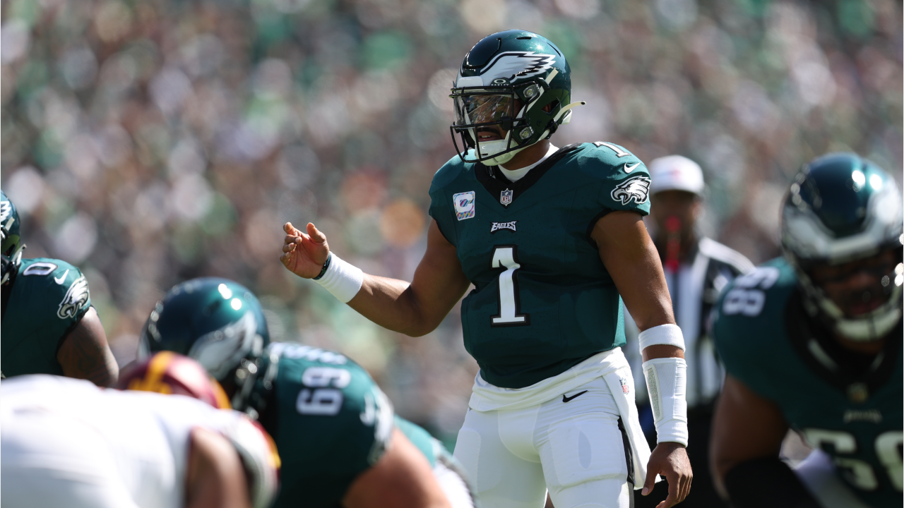 Philadelphia Eagles Stagnant vs. Commanders, Trail at Halftime - Sports  Illustrated Philadelphia Eagles News, Analysis and More