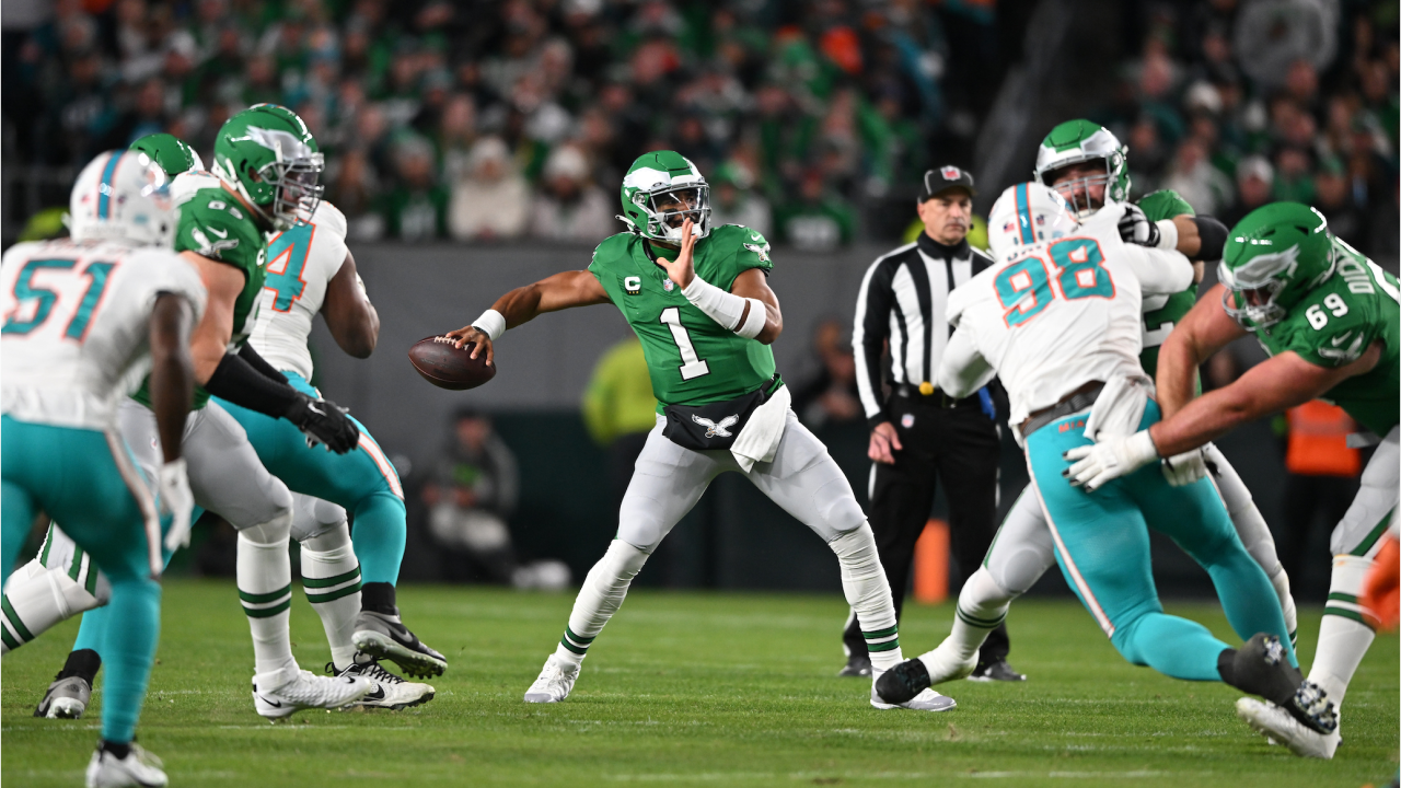 Miami Dolphins vs Philadelphia Eagles LIVE RESULT: Jalen Hurts and AJ Brown  lead Kelly Green Birds to 6-1 start