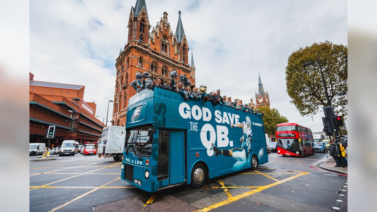 Eagles fans take over London pub with Brent Celek, Jon Dorenbos