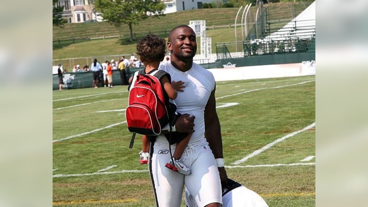 Philadelphia Eagles Sheldon Brown reacts after running a New York