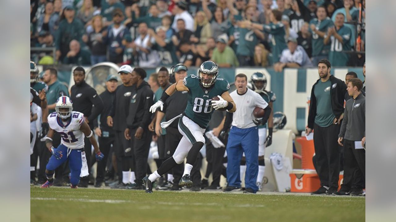 Eagles Sign Zach Ertz To Five-Year Extension - Philadelphia Magazine