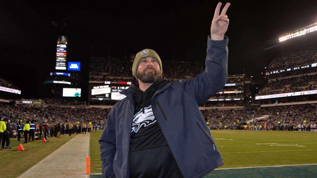 Former Eagle Jon Dorenbos doesn't have a broken heart, one year after