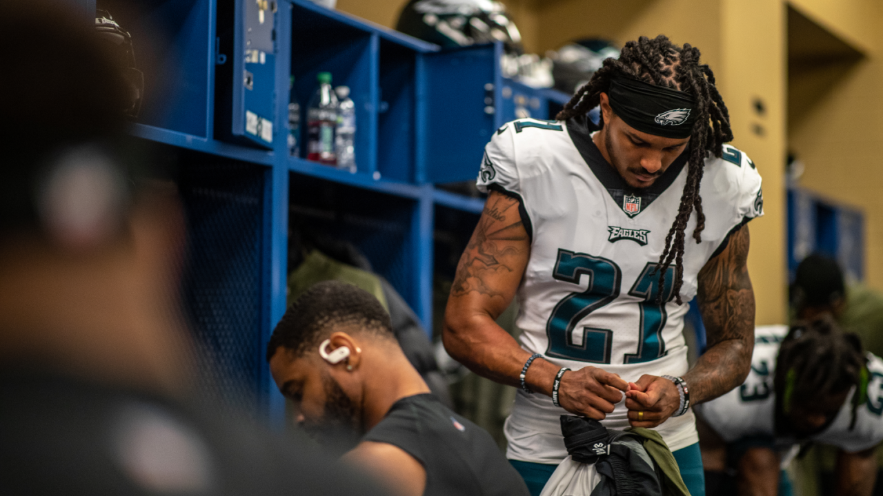 Eagles lose to Panthers 17-21