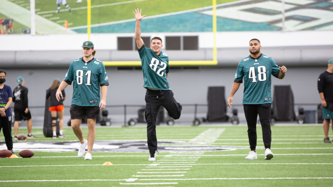 Carli Lloyd and the Eagles host girls flag football clinic